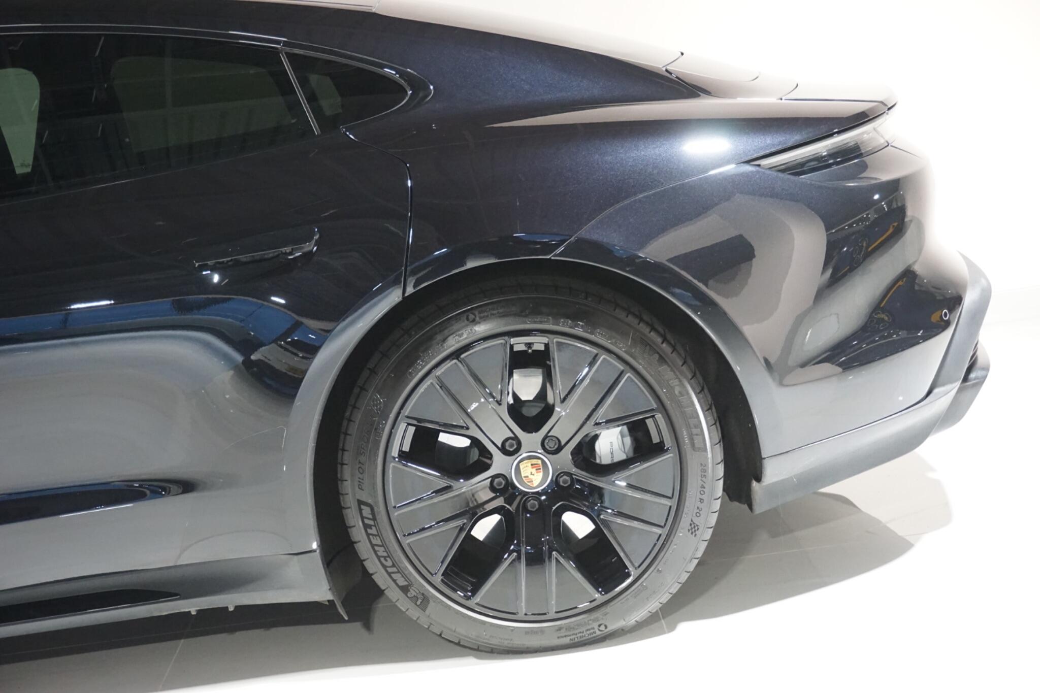 Porsche Taycan Performance Plus 93.4kWh Turbo Saloon 4dr Electric Auto 4WD (680 ps)